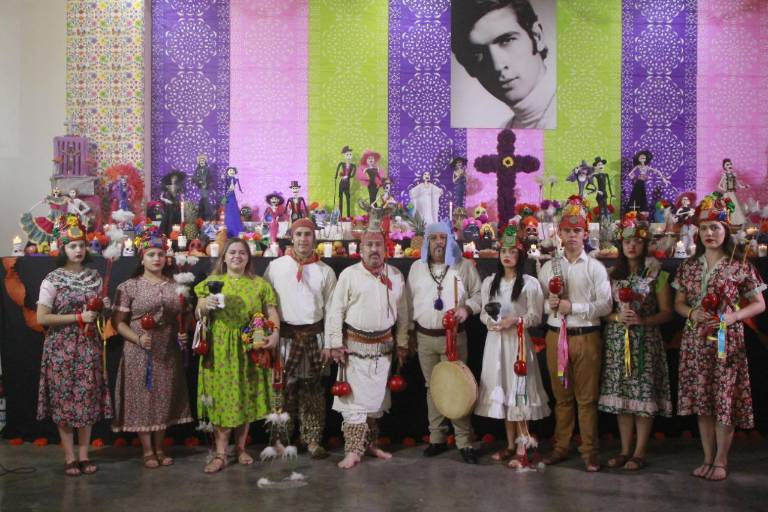 En el Isic celebran con altares y artes escénicas el Día de Muertos