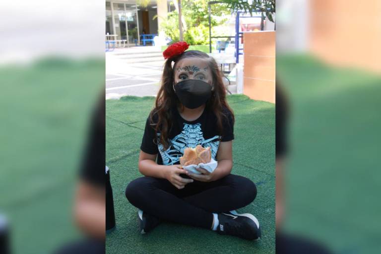 Recuerdan a los fieles difuntos en la Escuela Activa Integral