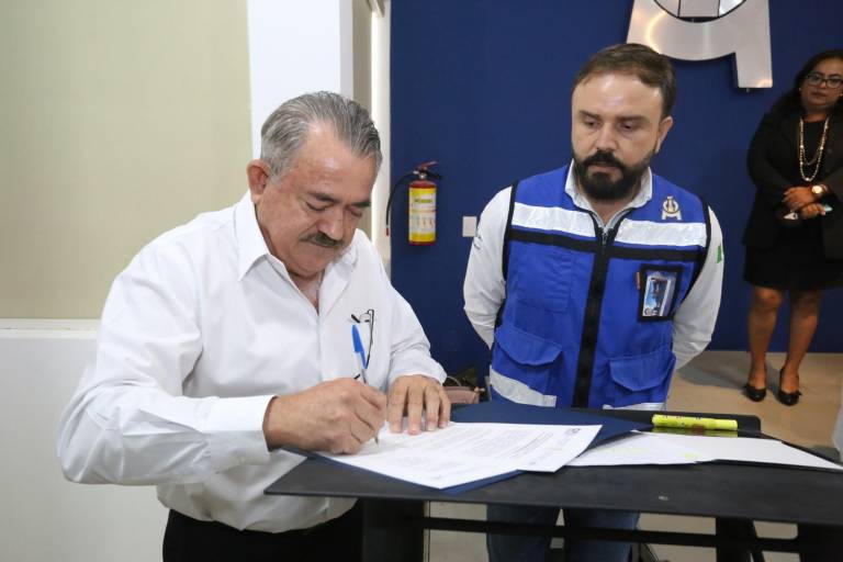 Celebran con un desayuno el Día del Ingeniero en Mazatlán