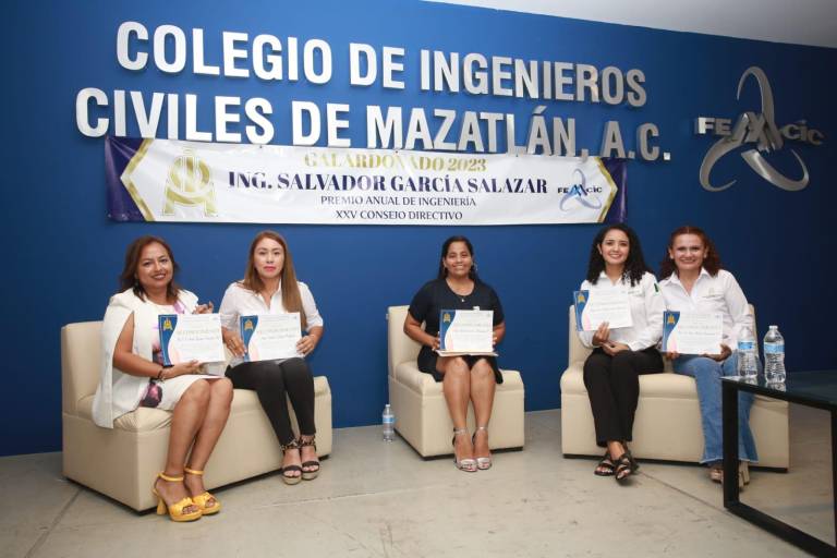 Exponen los retos y la evolución de la mujer en la ingeniería