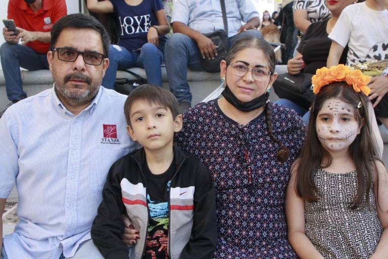 En el Isic celebran con altares y artes escénicas el Día de Muertos