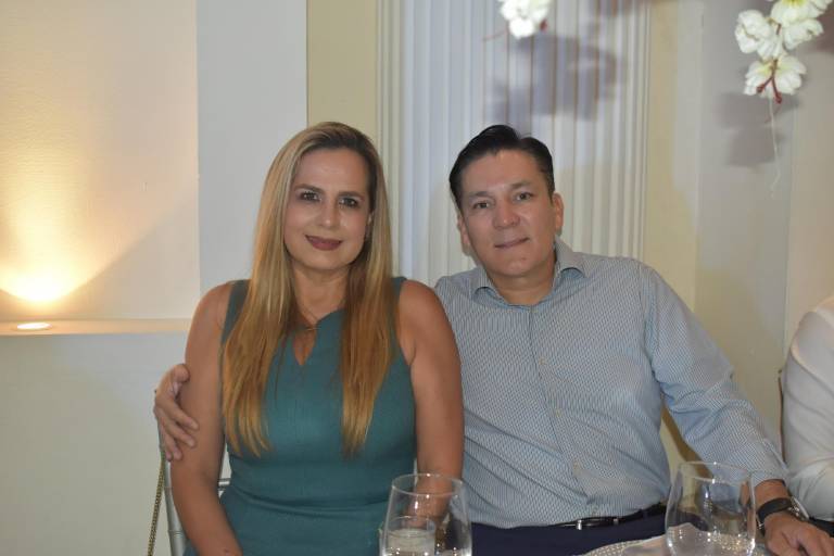 Bomberos de Culiacán culminan sus festejos en una cena baile