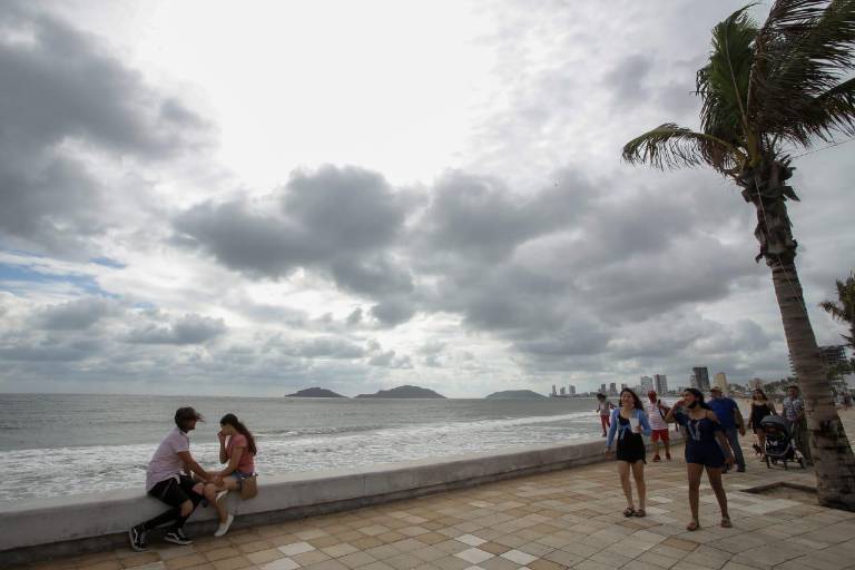 Gobierno de Durango pide a sus habitantes no visitar Mazatlán por repunte en contagios de Covid-19