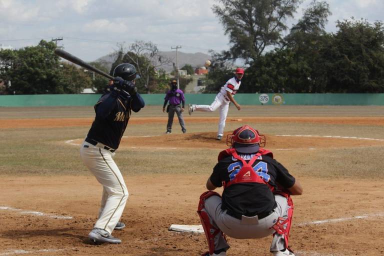 Agua Selecta le quita lo invicto a Murallenses en la Liga de Beisbol 40 Años y Más