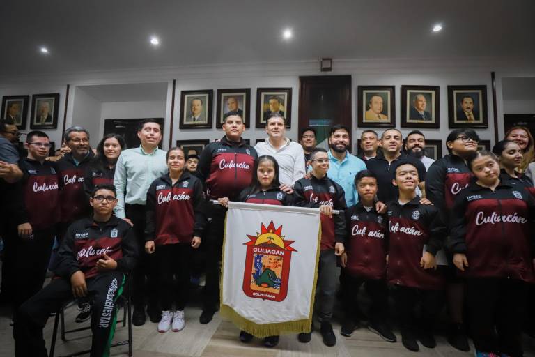 Abanderan a delegación de Culiacán para etapa estatal de Paranacionales Conade