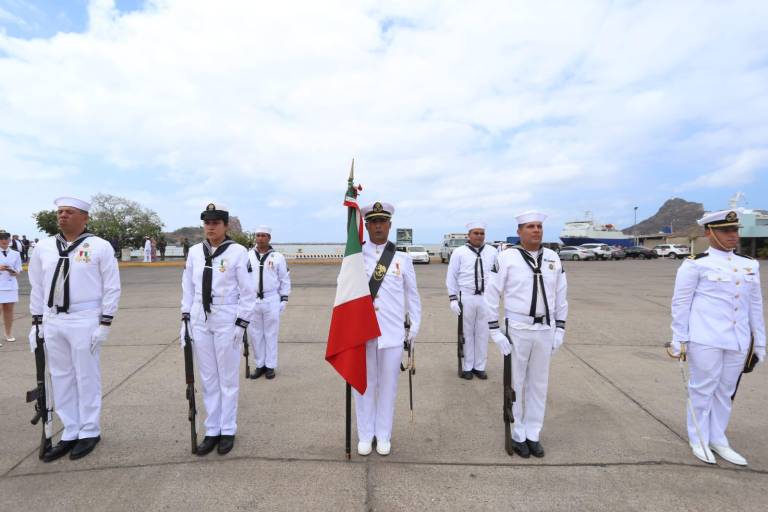 Reconocen la suprema relevancia de los mares mexicanos, en el Día de la Marina