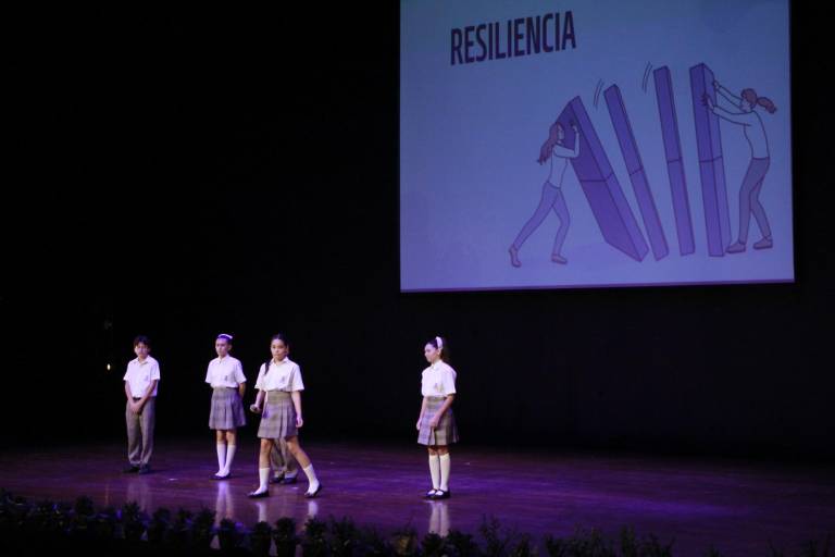 Reflexionan alumnos del Sebec en torno a la pandemia en la Expo Macro 2023