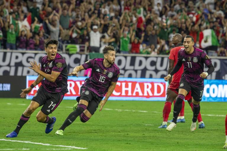 México avanza agónicamente a la final de la Copa Oro tras vencer 2-1 a Canadá