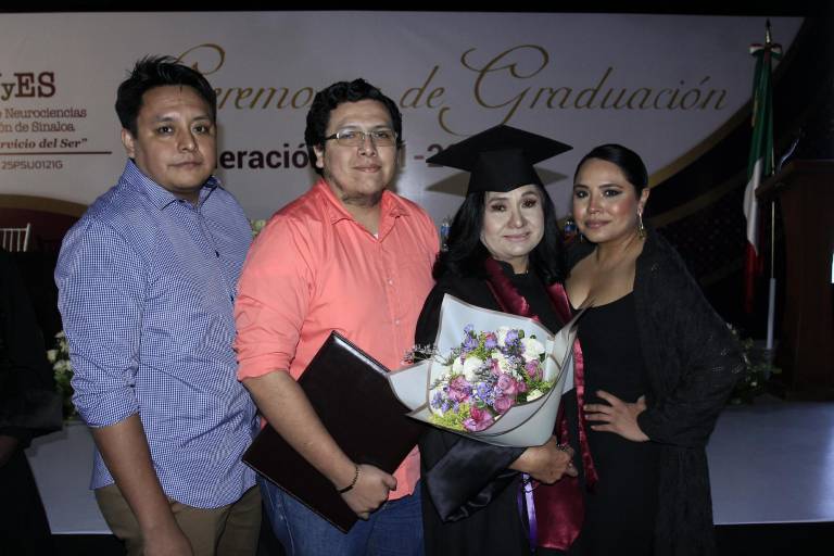 Tiene nuevos egresados el Instituto de Neurociencias y Educación