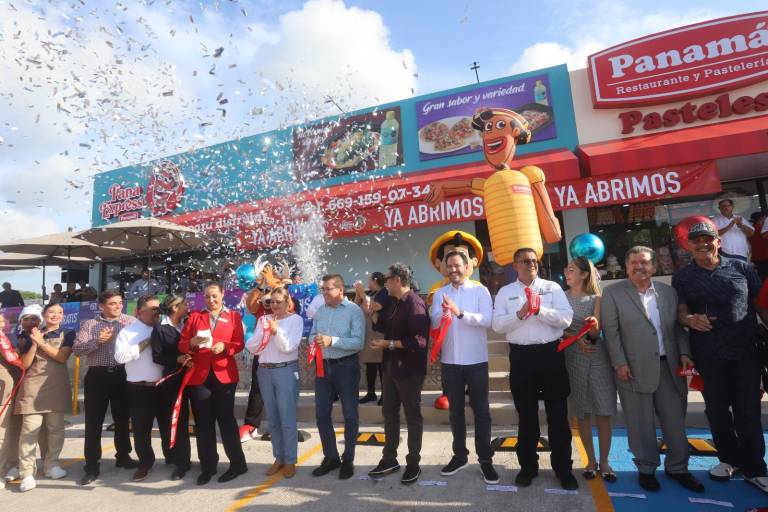 Inauguran primer Pana Express en Mazatlán y nueva sucursal de Pastelerías Panamá en Plaza Acaya