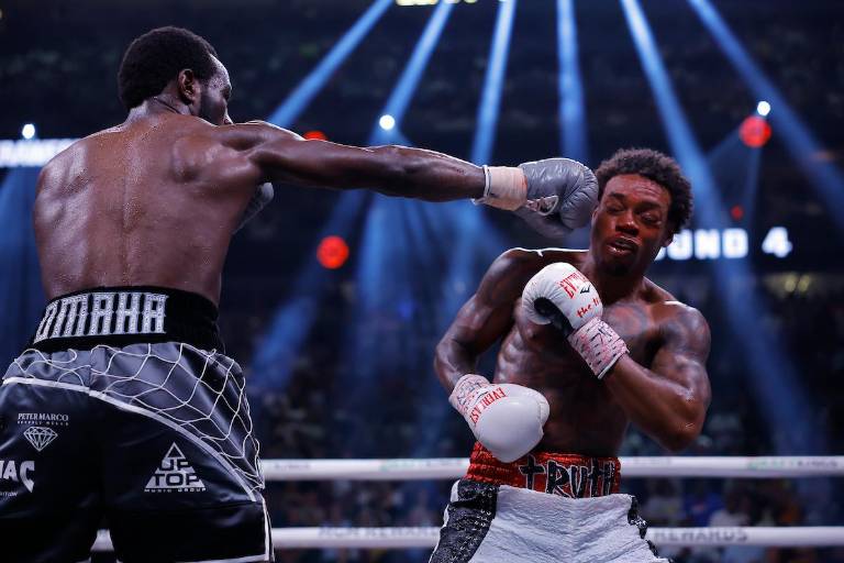 Crawford noquea a Spence y se confirma como el mejor libra por libra del mundo
