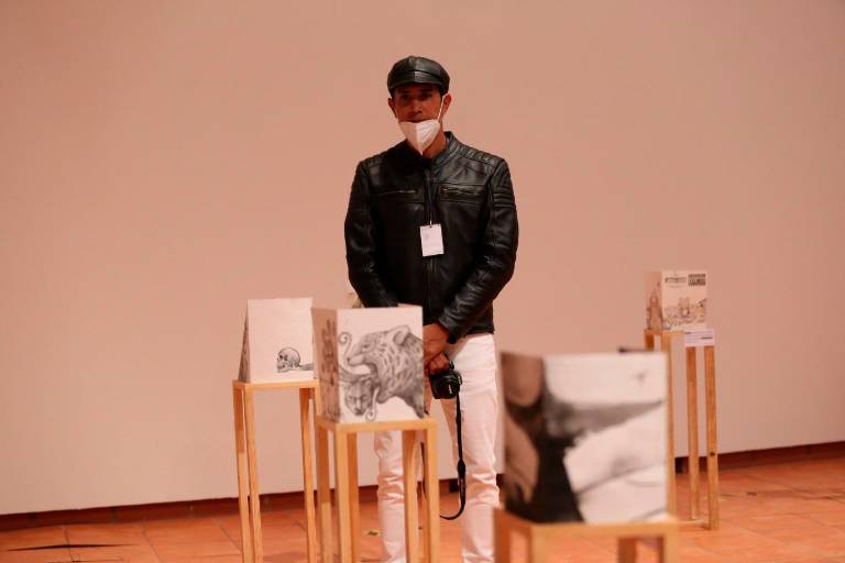 Exhibe 2 exposiciones en sus galerías