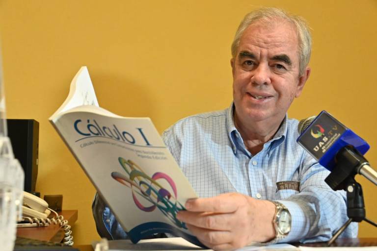 UAS entregó 400 mil volúmenes de libros de texto a alumnos de prepa