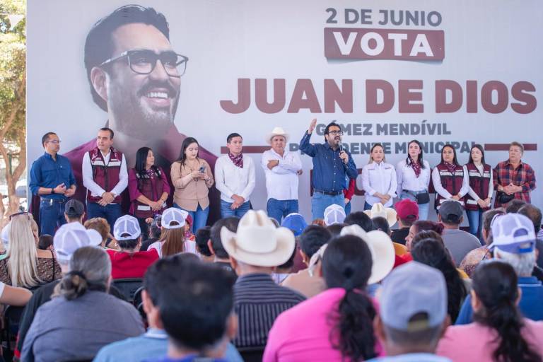 Promete Gámez Mendívil construir obras sociales e impulsar el turismo en Baila