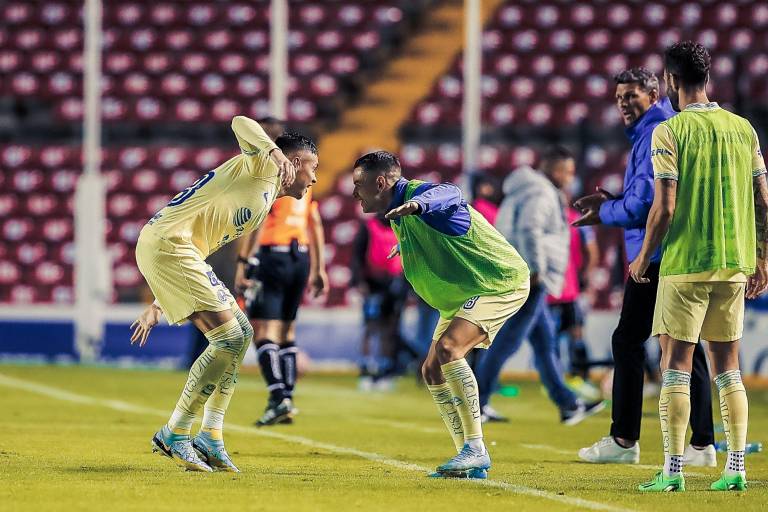 América ligó su quinta victoria consecutiva; Querétaro, la víctima