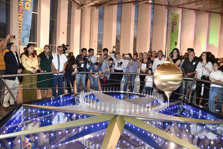 Celebran el regreso del Péndulo de Foucault al Centro de Ciencias de Sinaloa