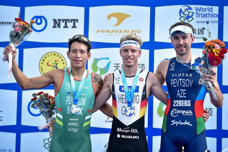 Aram Peñaflor gana medalla de plata en Copa Mundial de Triatlón en China