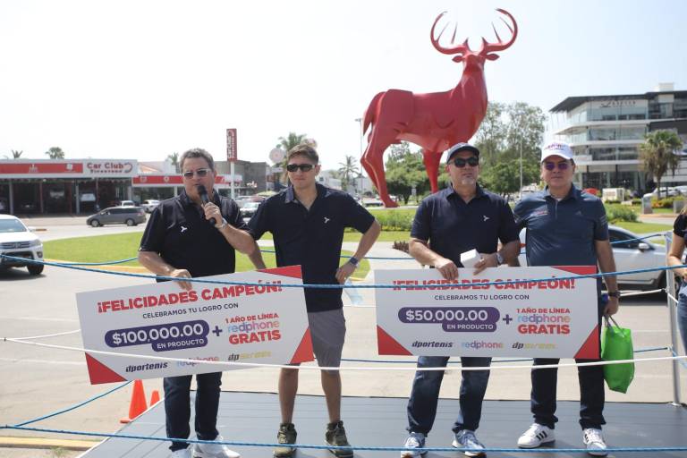 Grupo D’portenis otorga apoyo a Marco Verde Álvarez y Radamés Hernández