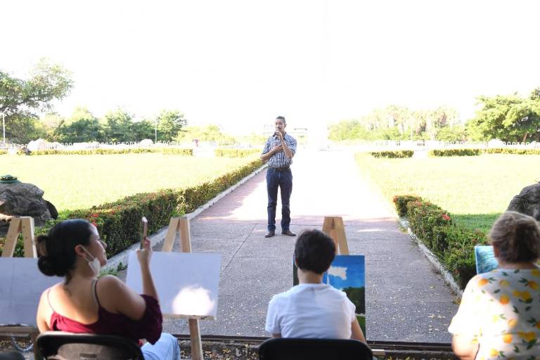 Artistas y aficionados se inspiran en la Bandera de México para pintarla