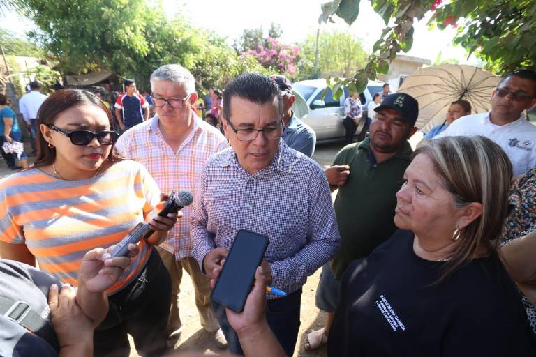 Anuncia Alcalde de Mazatlán regularización de 1,800 predios en Colonia San Antonio
