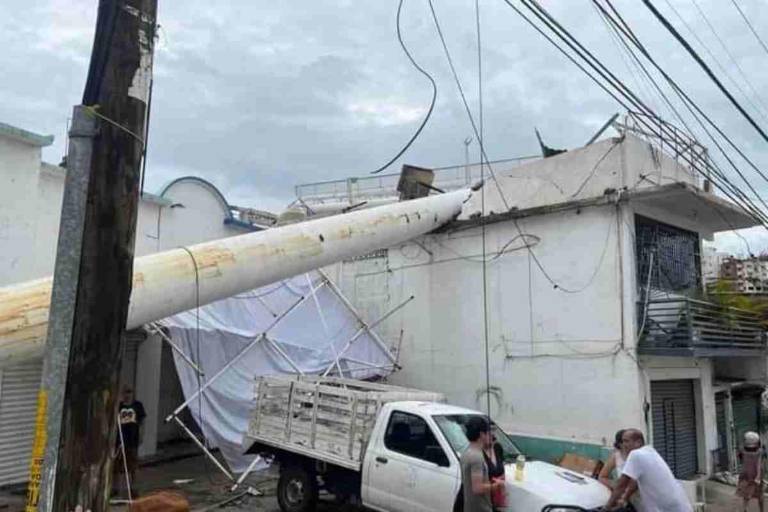 Tras los daños por ‘Otis’, Acapulco lucha por prohibir la instalación de anuncios espectaculares