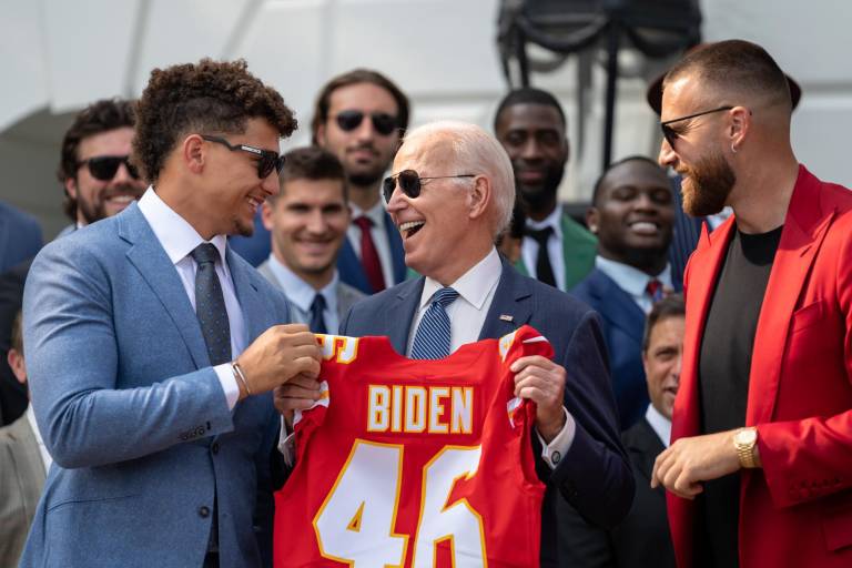 Joe Biden recibe a los Chiefs en la Casa Blanca para celebrar su triunfo en el Super Bowl LVII
