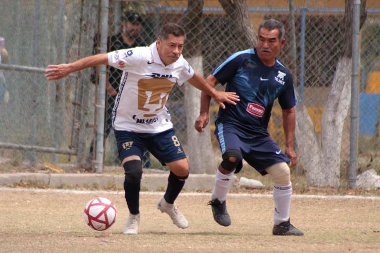 Muralla va con paso firme en Futbol Veteranos Platino