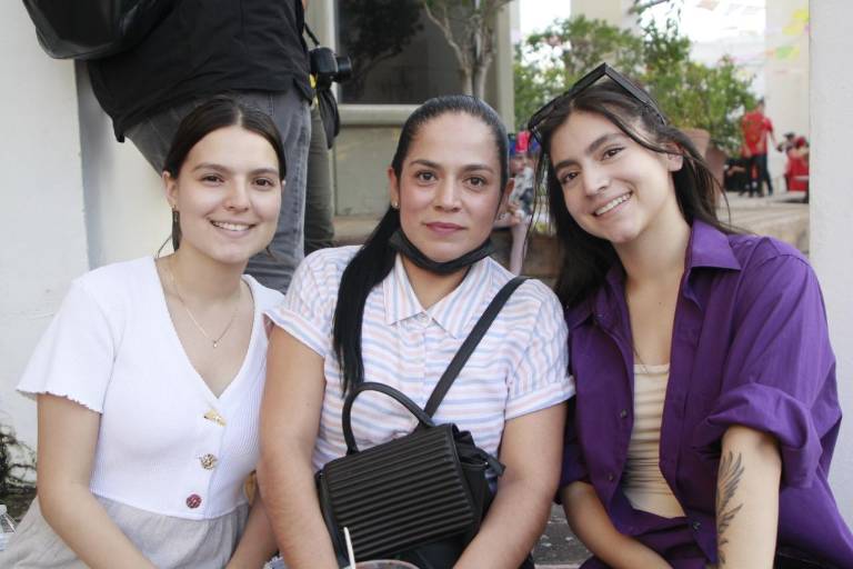 En el Isic celebran con altares y artes escénicas el Día de Muertos
