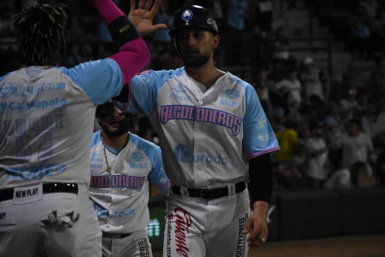 En memorable noche, Algodoneros de Guasave se reafirma en la cima