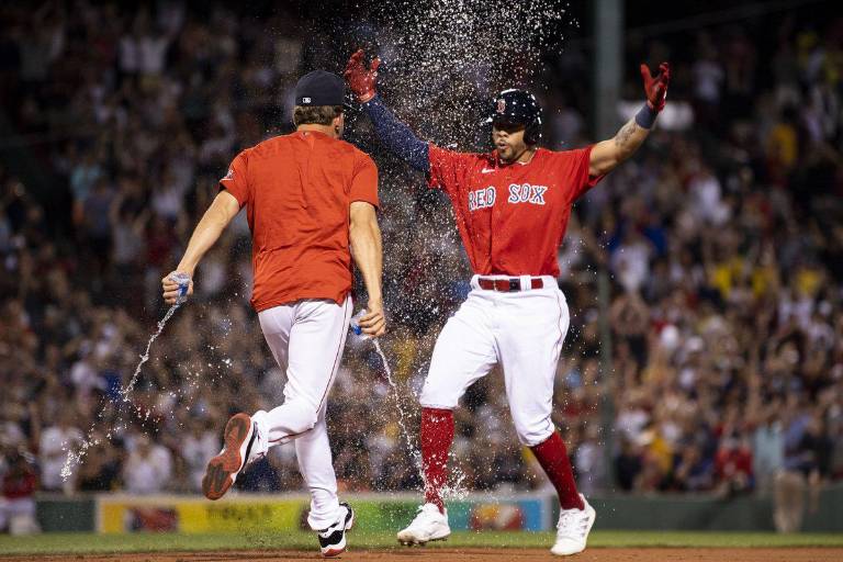 Medias Rojas deja tendido a Yanquis con hit de oro de Pham en la décima