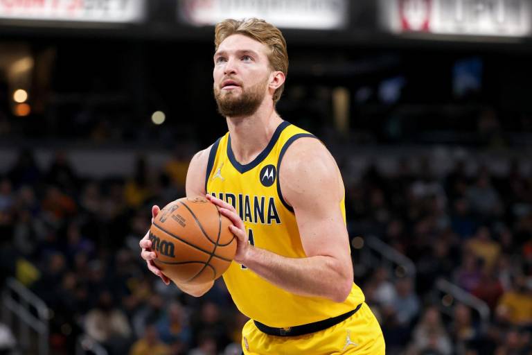 Domantas Sabonis se va a los Kings y CJ McCollum a los Pelicans, según ESPN