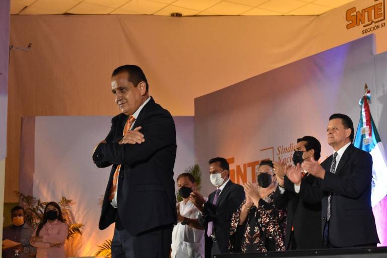 La mano está extendida hacia Rocha Moya, dice Ricardo Madrid; fideicomiso es del Gobierno estatal y el SNTE 53 no tiene injerencia, afirma