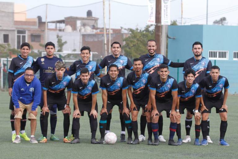 Fire Máster golea y continúa al acecho del líder en la Primera Fuerza