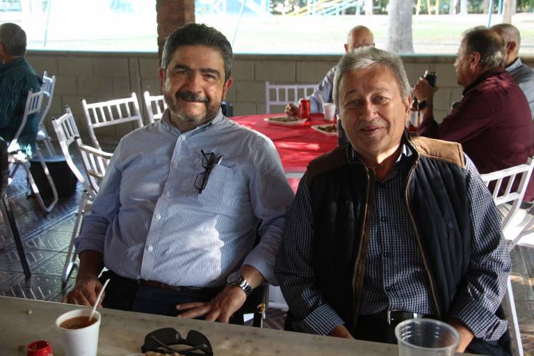 Ex alumnos del ICH disfrutan su tradicional reunión de fin de año