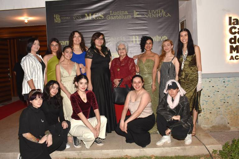 A través del teatro reconocen trayectoria de Alicia Montaño