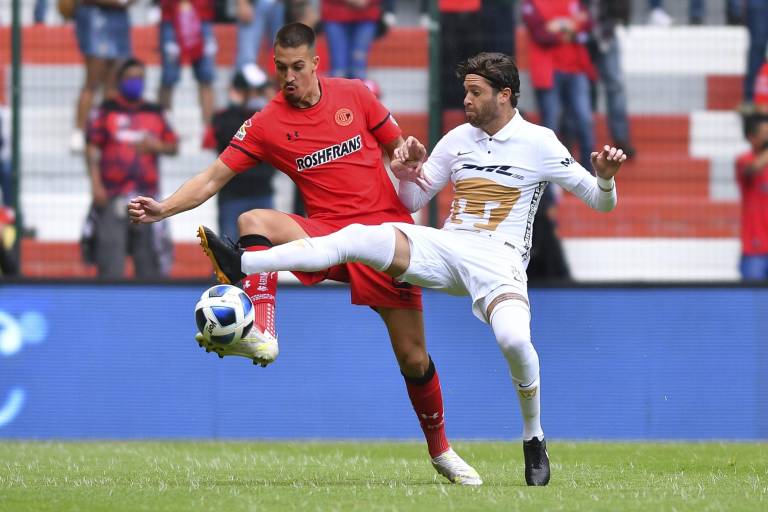 Toluca le da la vuelta y derrota a Pumas