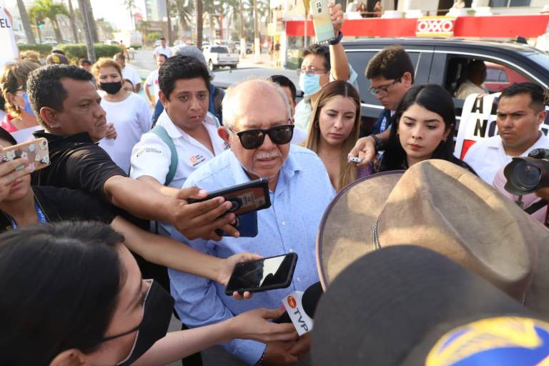 El Alcalde de Mazatlán asegura que productor de cine está dispuesto a invertir más de 300 millones de dólares en el puerto