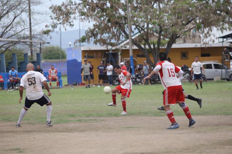 Puntilla FC no cede terreno en la Liga Golden Máster