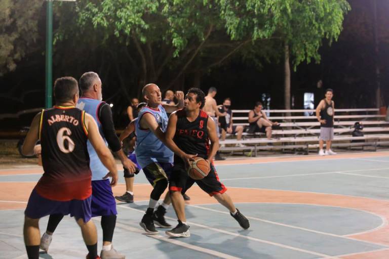 Mantiene Dugasa la inercia del campeonato en el Torneo Veteranos