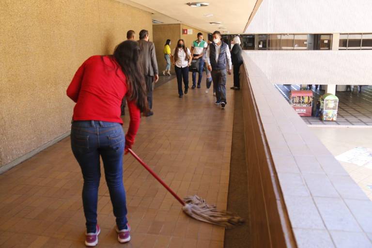 Trabajadoras de gobierno laboran con normalidad pese a convocatoria de paro nacional Un Día Sin Mujeres