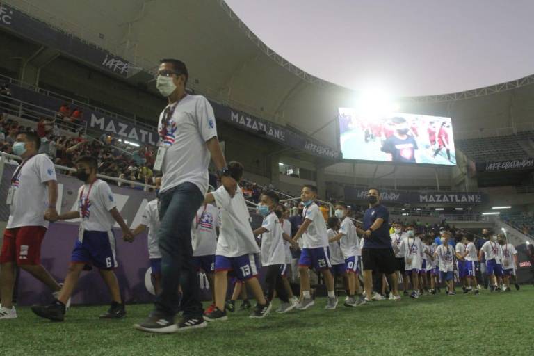 Vuelve la algarabía al Kraken con inauguración de la Copa Mazatlán de Futbol 7