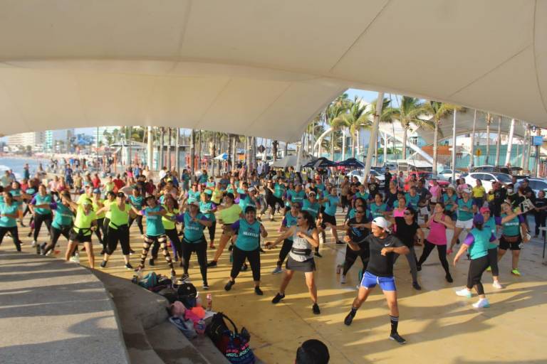 Los Chicos de Arranque ponen a bailar a Mazatlán con su masterclass