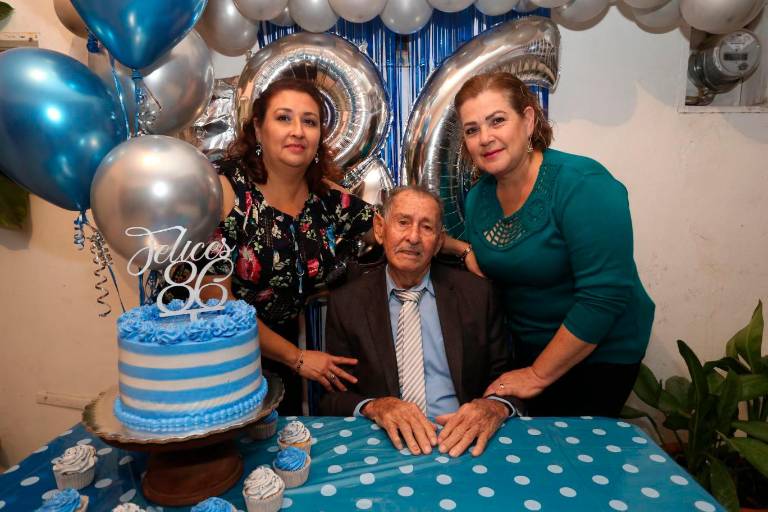 Rafael Tirado Loaiza pasa un feliz cumpleaños