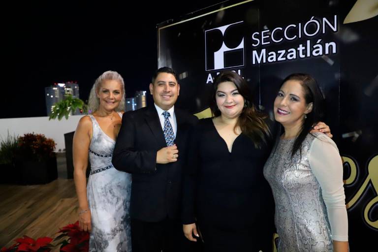 Integrantes de AMPI protagonizan reunión decembrina