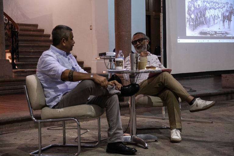 Imparte Javier López la charla La fotografía como documento histórico