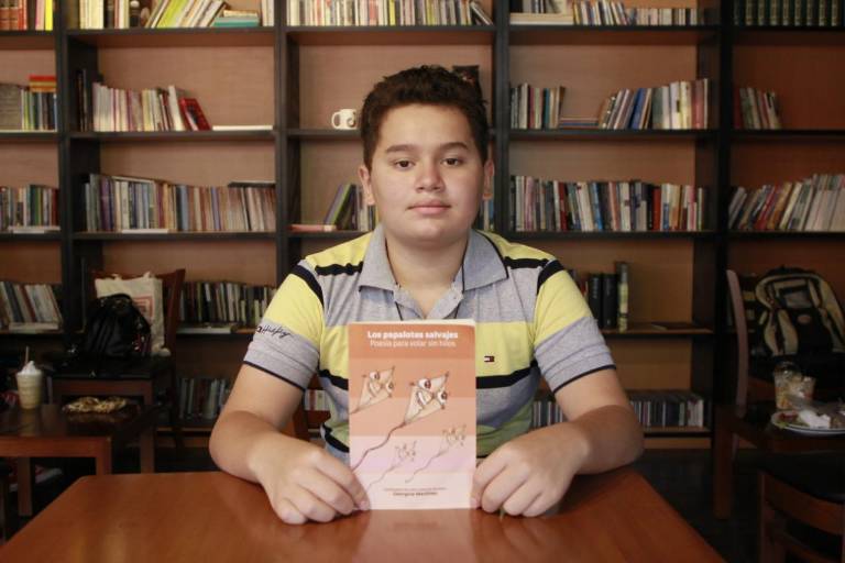 DÍA DE LA NIÑEZ: ‘Escribir poemas me hace sentir libre’, dice Jorge Eduardo Valdez Martínez