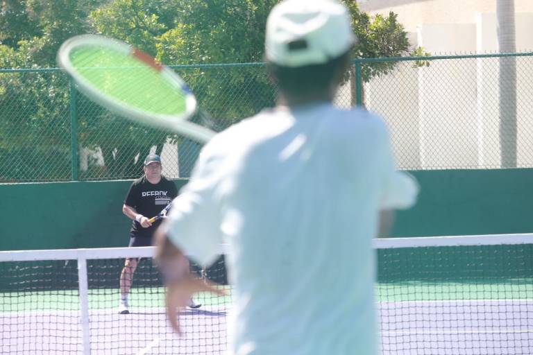 Russek saca apretado resultado en Copa de la Raza, en El Cid