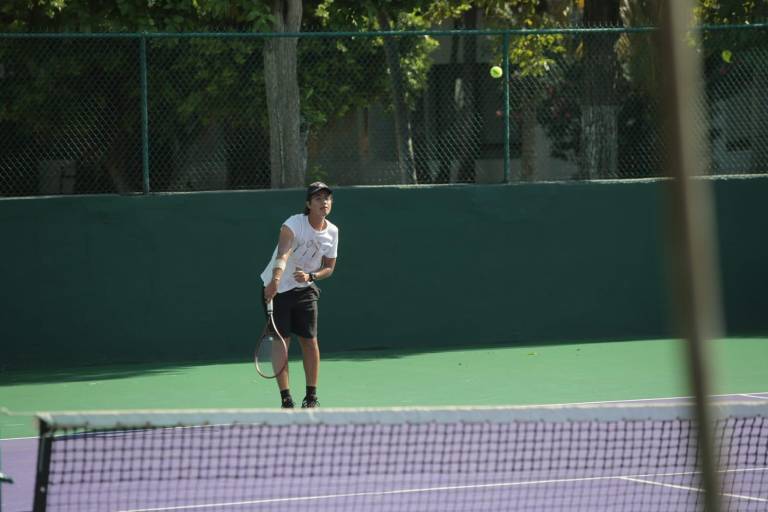 Intensos duelos hay en la Copa de Tenis Amstel Ultra de la Independencia