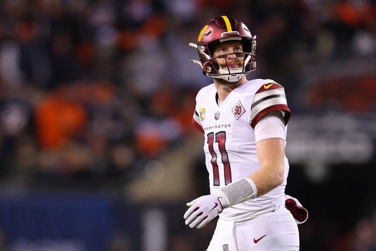 Commanders colocan a Carson Wentz en lista de lesionados luego de cirugía