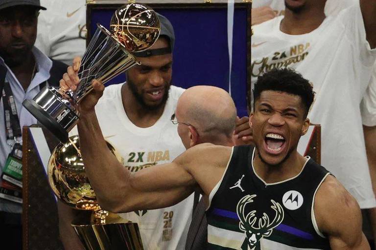 Un griego regresa la gloria de la NBA a Milwaukee